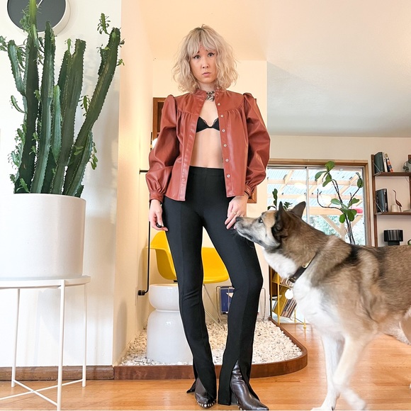 SOLD ON DEPOP 🌻 Levi’s Vegan Leather Darby Blouse - Picture 3 of 5